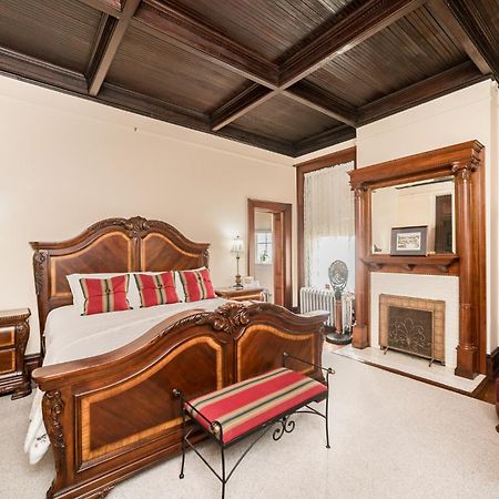 One Of These Nights - King Sized Bed - Sleeps 2 Otel Lynchburg Dış mekan fotoğraf